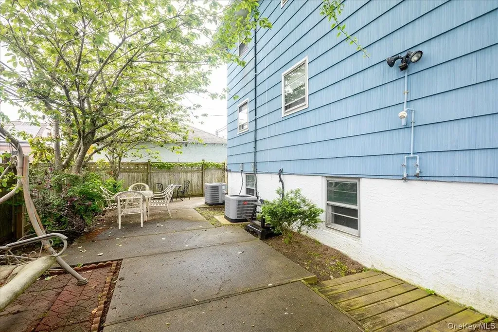 525 E Beech Street Long Beach NY 11561