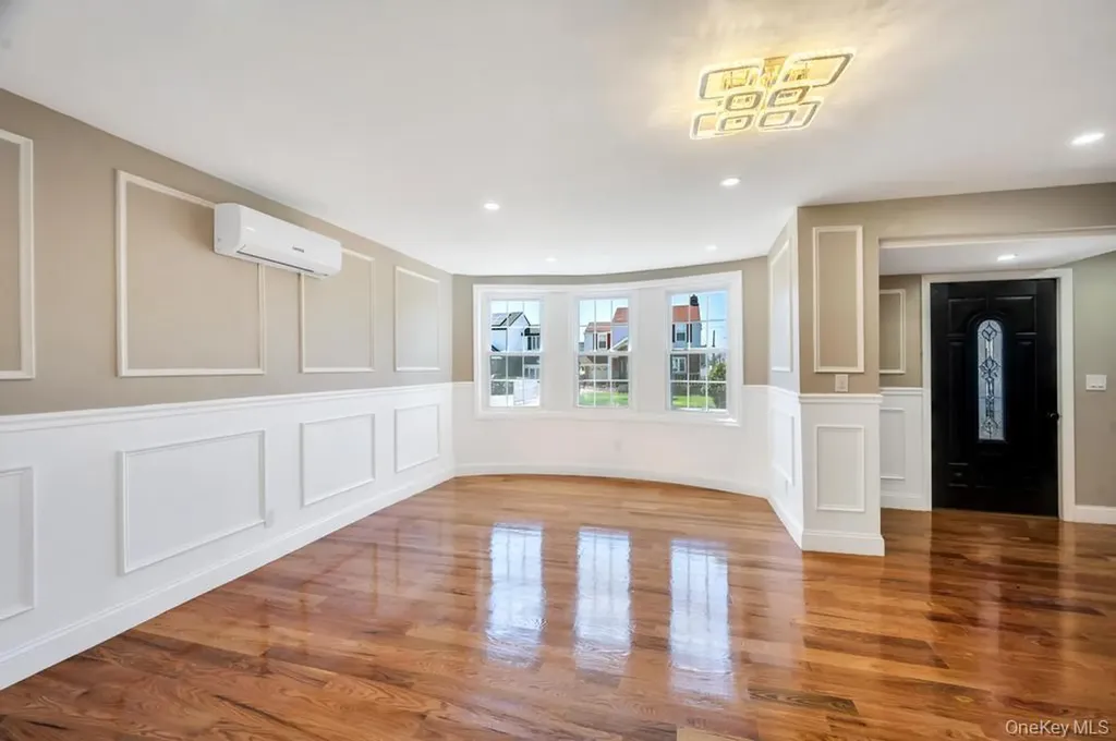 160 Fallon Avenue Elmont NY 11003
