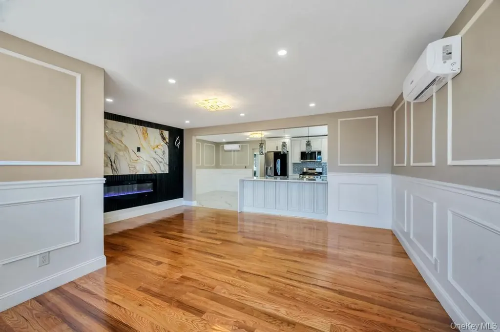 160 Fallon Avenue Elmont NY 11003