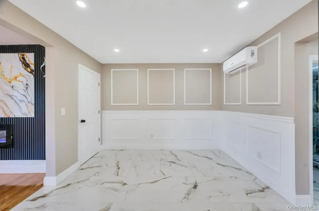 160 Fallon Avenue Elmont NY 11003
