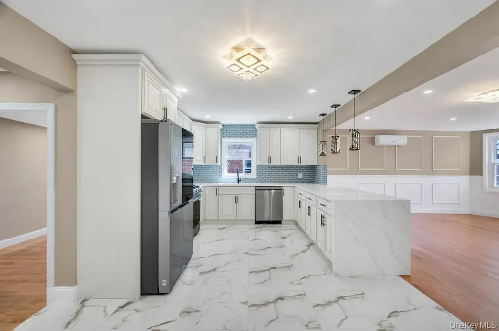 160 Fallon Avenue Elmont NY 11003