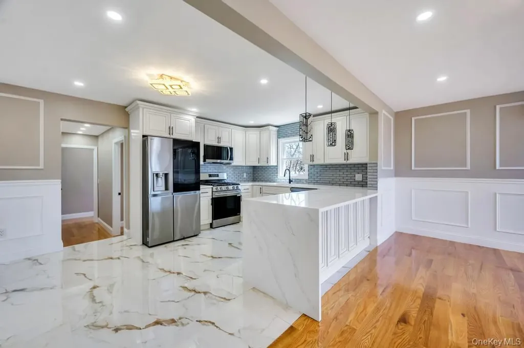160 Fallon Avenue Elmont NY 11003