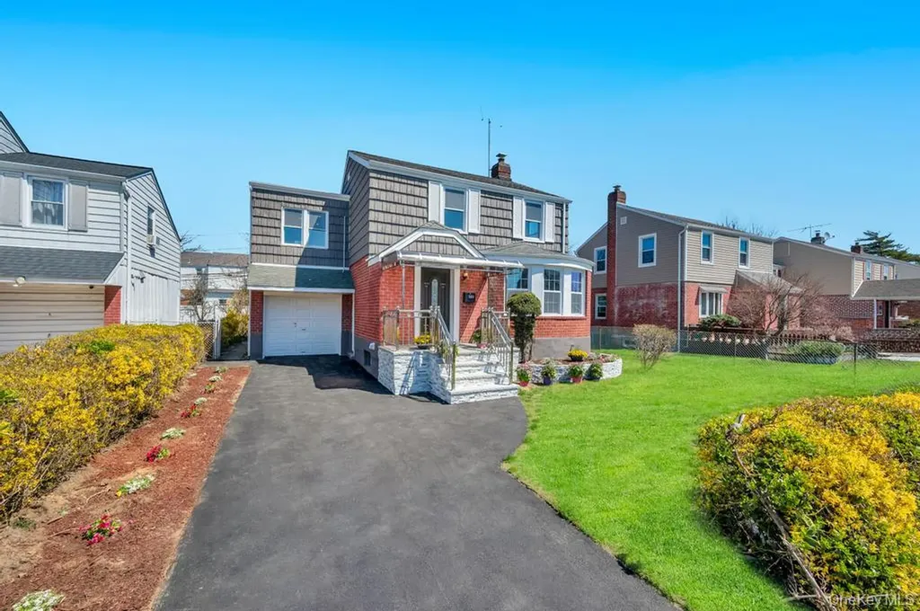 160 Fallon Avenue Elmont NY 11003