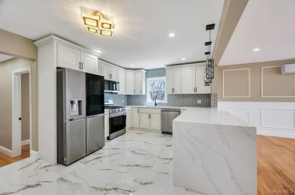 160 Fallon Avenue Elmont NY 11003