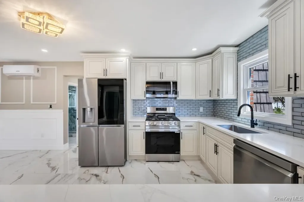 160 Fallon Avenue Elmont NY 11003