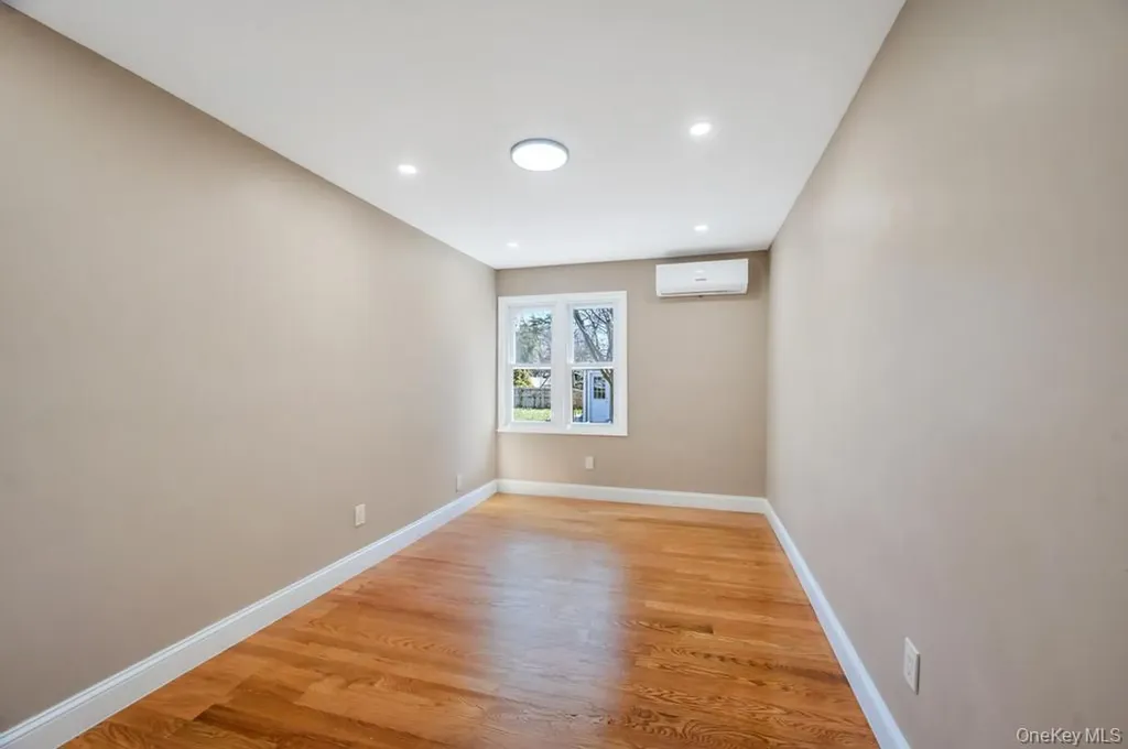 160 Fallon Avenue Elmont NY 11003