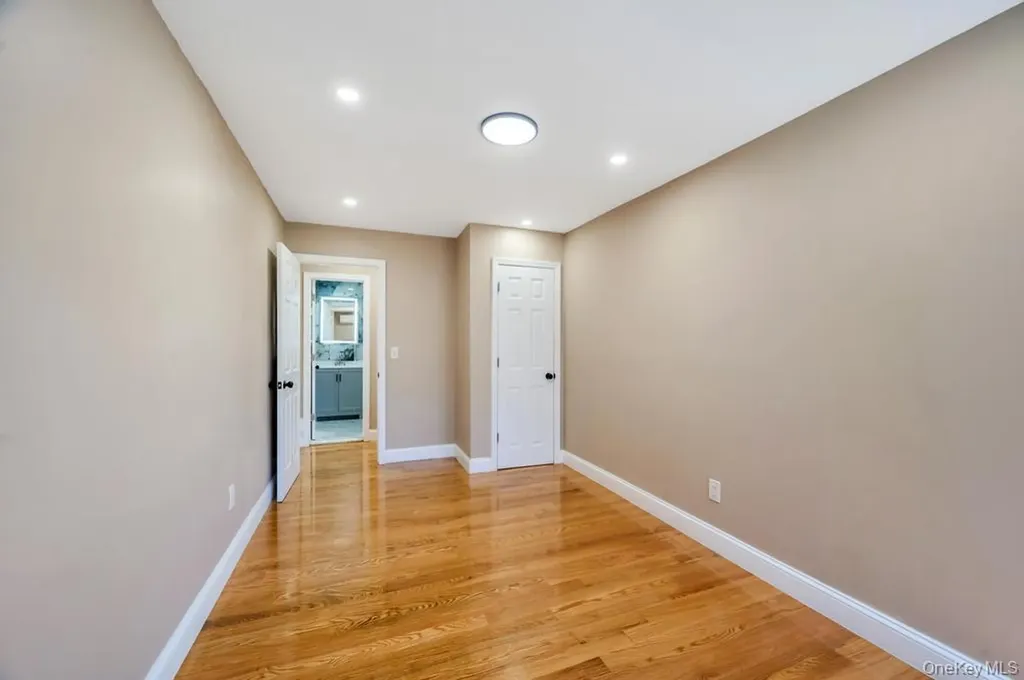 160 Fallon Avenue Elmont NY 11003