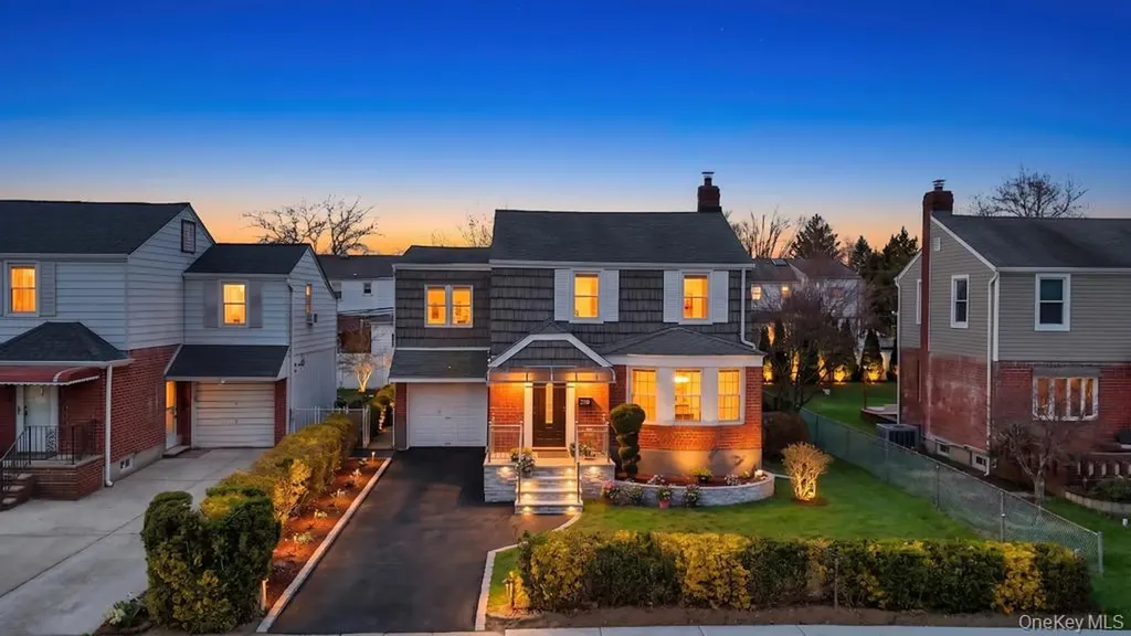 160 Fallon Avenue Elmont NY 11003
