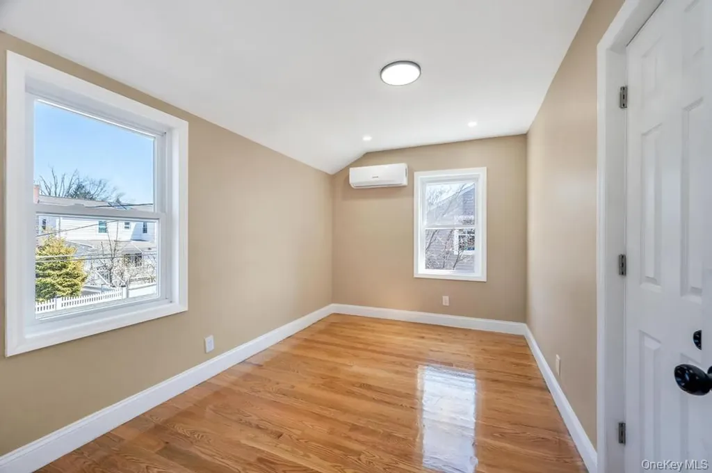160 Fallon Avenue Elmont NY 11003