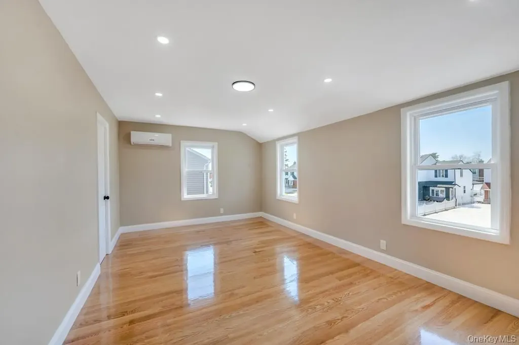 160 Fallon Avenue Elmont NY 11003