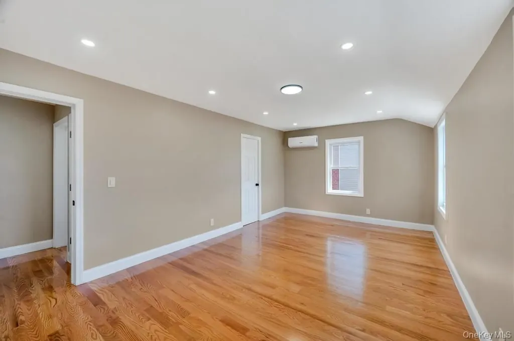 160 Fallon Avenue Elmont NY 11003