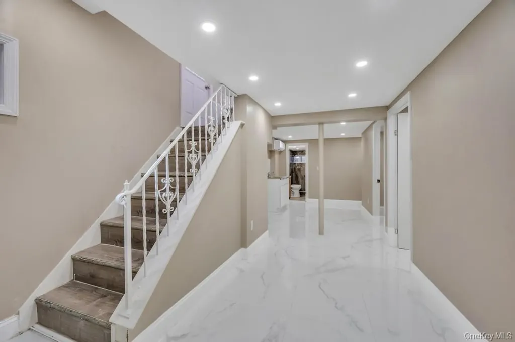 160 Fallon Avenue Elmont NY 11003