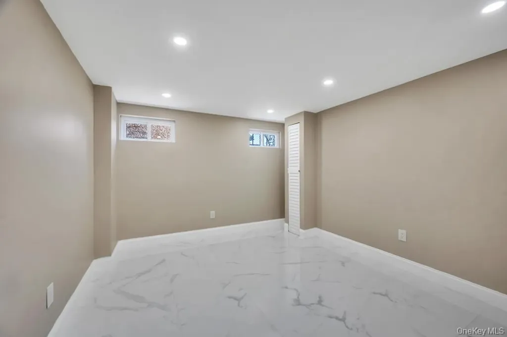 160 Fallon Avenue Elmont NY 11003