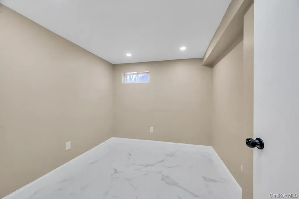 160 Fallon Avenue Elmont NY 11003