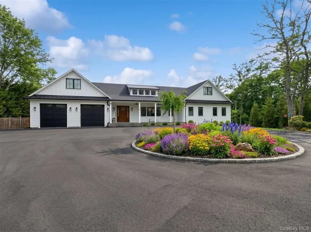 47 Old Riverhead Road Hampton Bays NY 11946