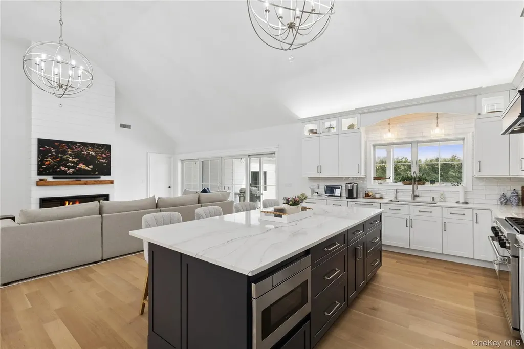 47 Old Riverhead Road Hampton Bays NY 11946