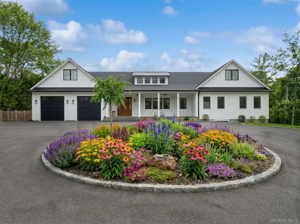47 Old Riverhead Road Hampton Bays NY 11946