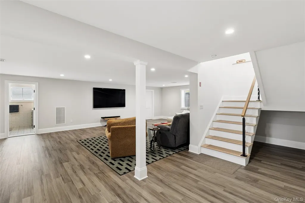 47 Old Riverhead Road Hampton Bays NY 11946