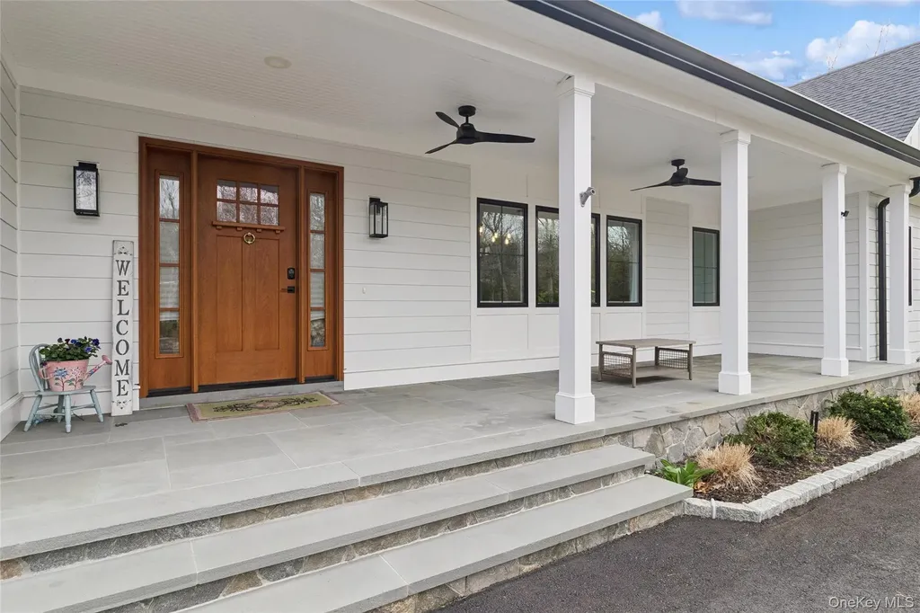 47 Old Riverhead Road Hampton Bays NY 11946