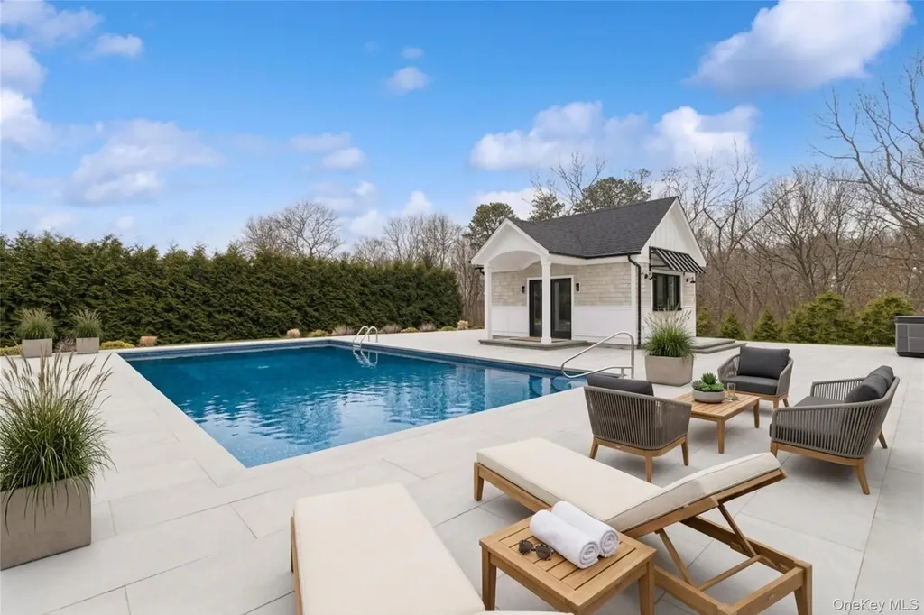 47 Old Riverhead Road Hampton Bays NY 11946