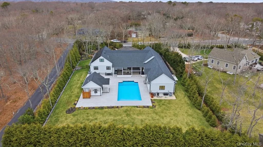 47 Old Riverhead Road Hampton Bays NY 11946