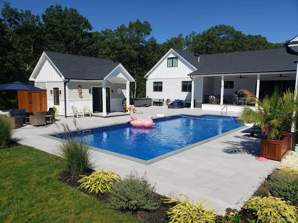 47 Old Riverhead Road Hampton Bays NY 11946