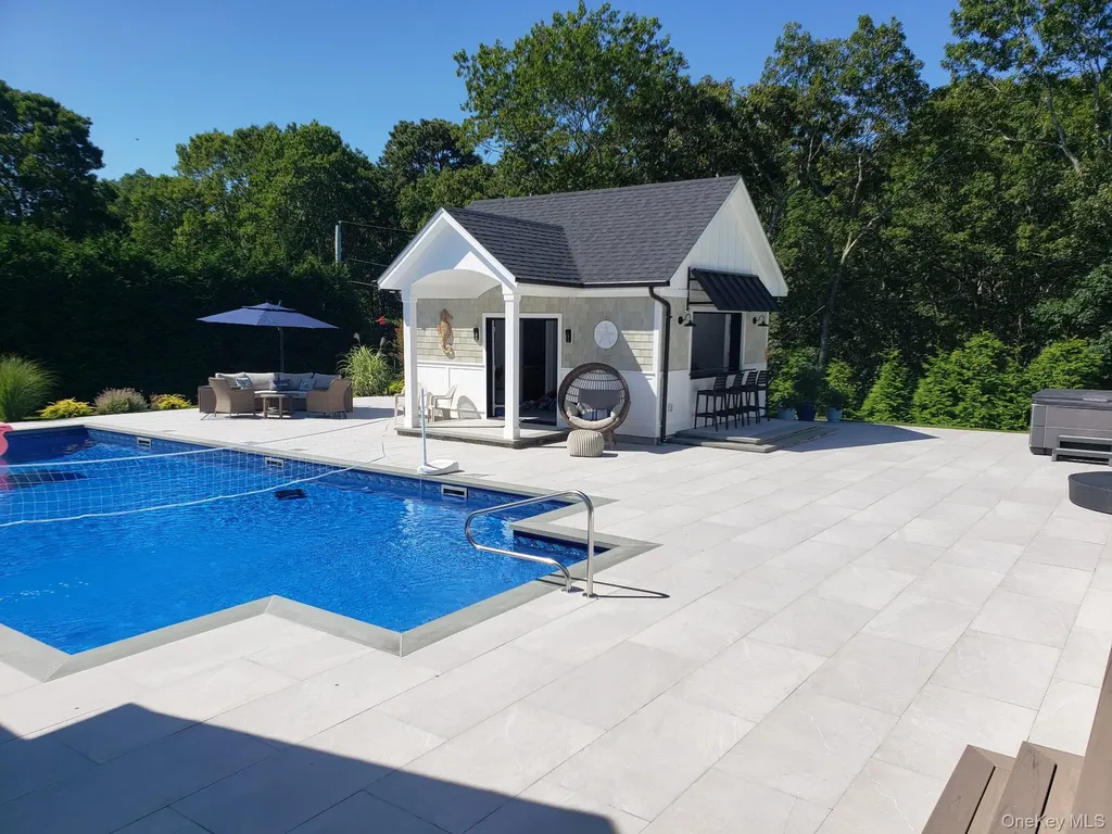 47 Old Riverhead Road Hampton Bays NY 11946