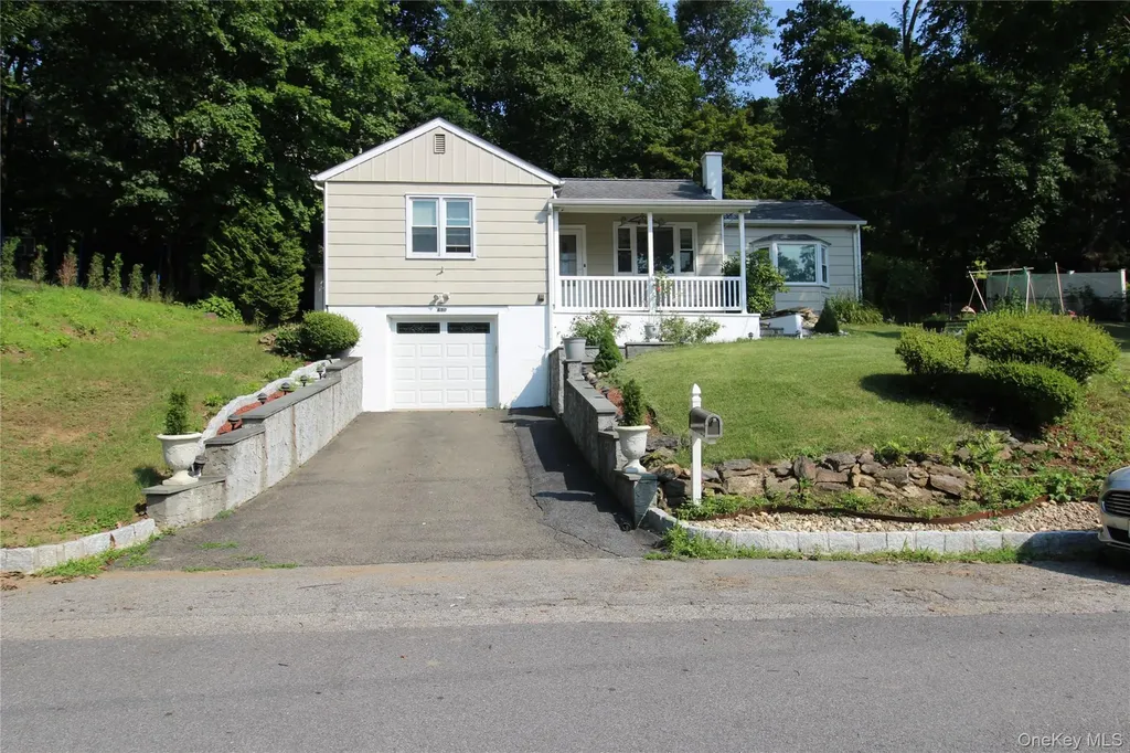650 Warren Avenue Thornwood NY 10594