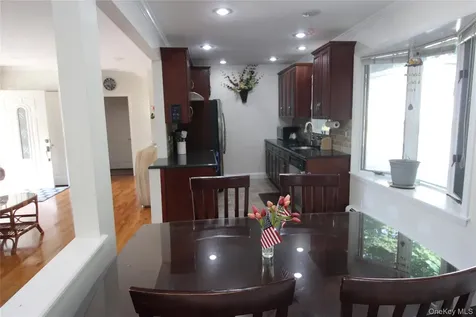 650 Warren Avenue Thornwood NY 10594
