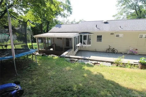 650 Warren Avenue Thornwood NY 10594