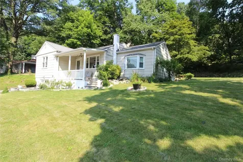 650 Warren Avenue Thornwood NY 10594