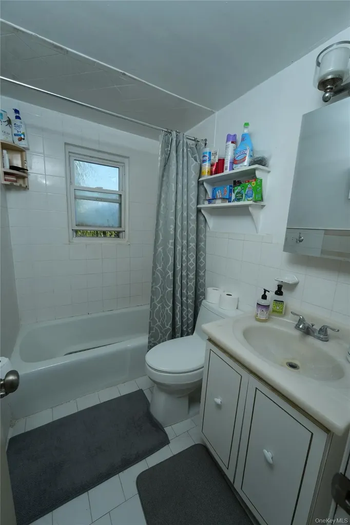 368 Merrifield Avenue Oceanside NY 11572