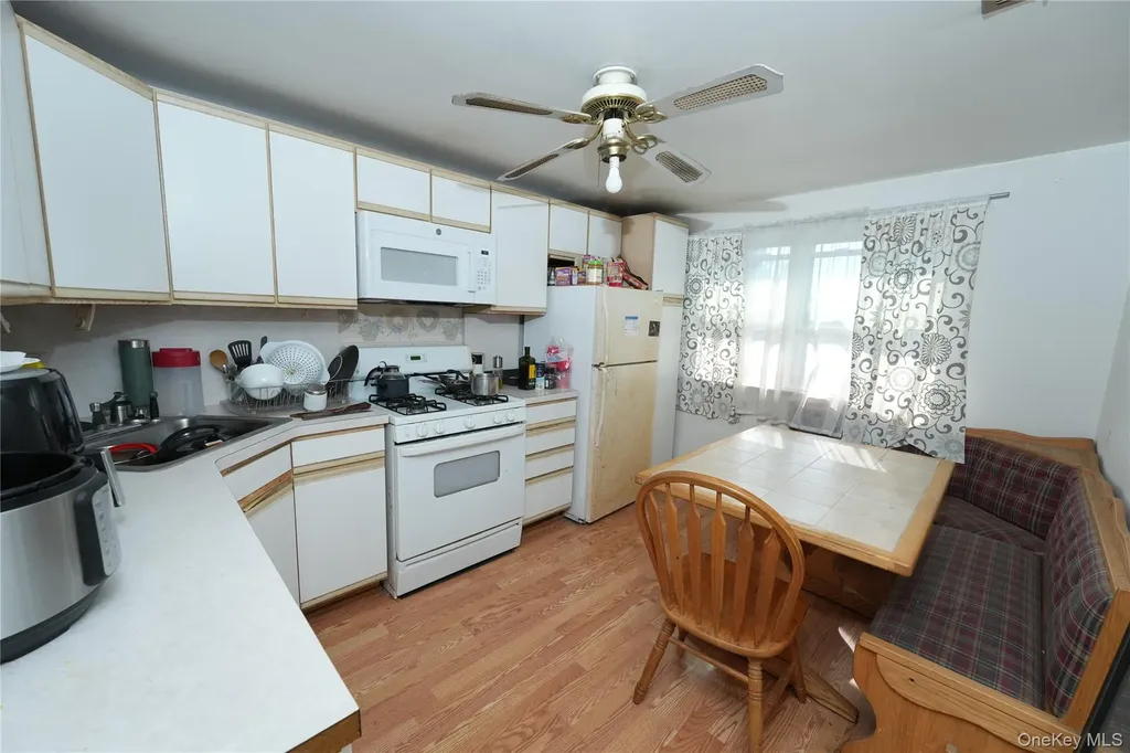 368 Merrifield Avenue Oceanside NY 11572