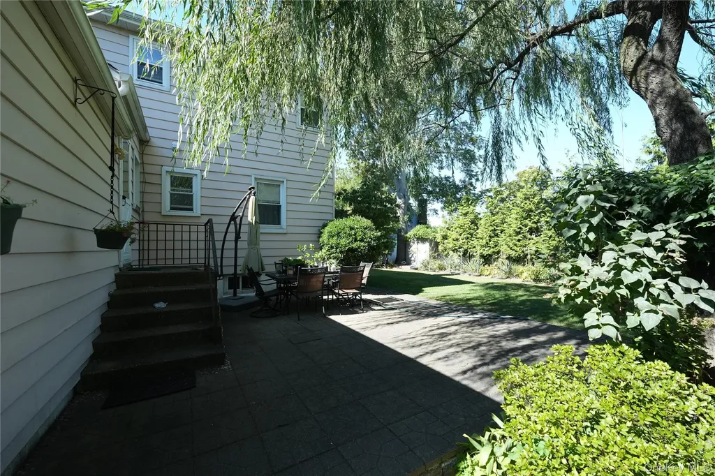 368 Merrifield Avenue Oceanside NY 11572