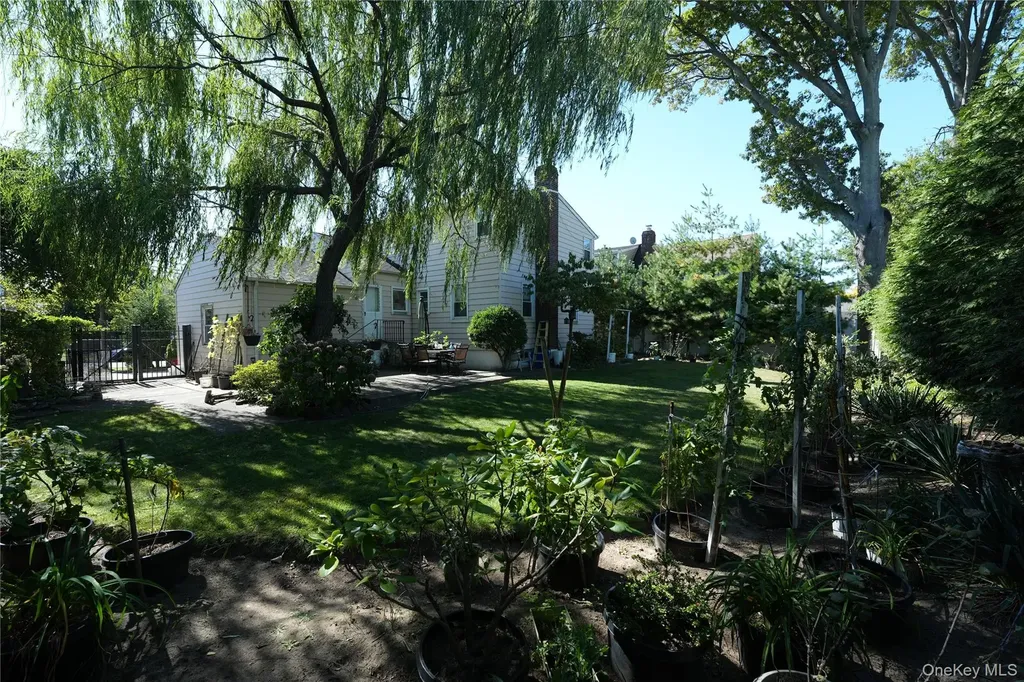 368 Merrifield Avenue Oceanside NY 11572