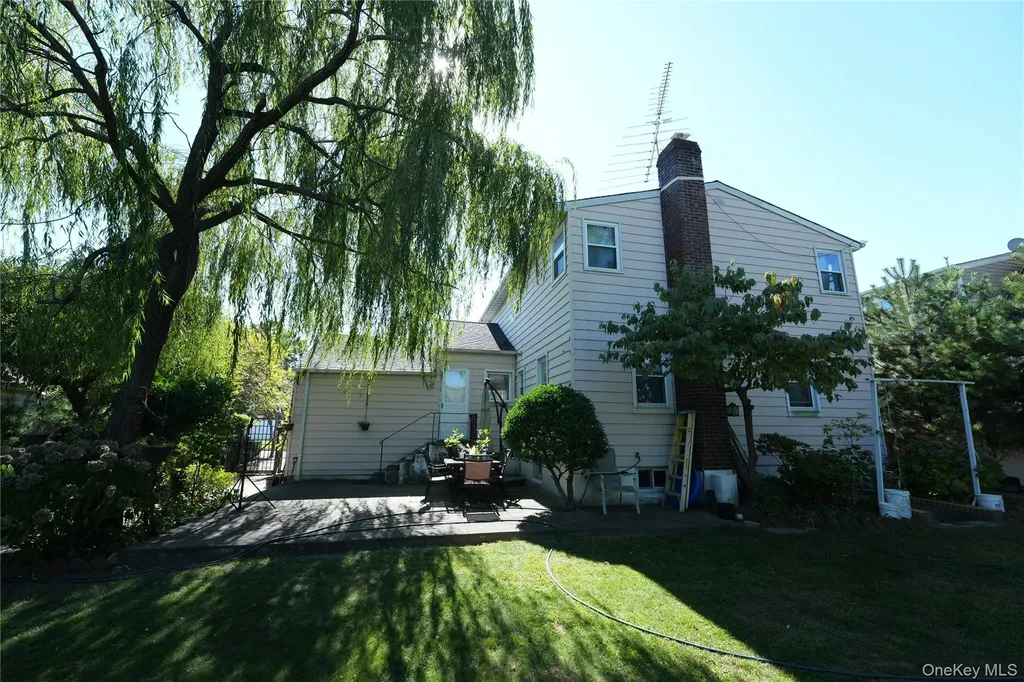 368 Merrifield Avenue Oceanside NY 11572