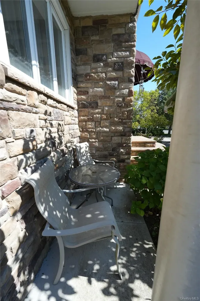 368 Merrifield Avenue Oceanside NY 11572