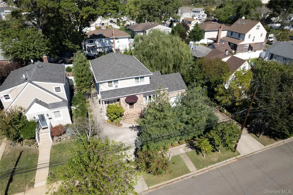 368 Merrifield Avenue Oceanside NY 11572