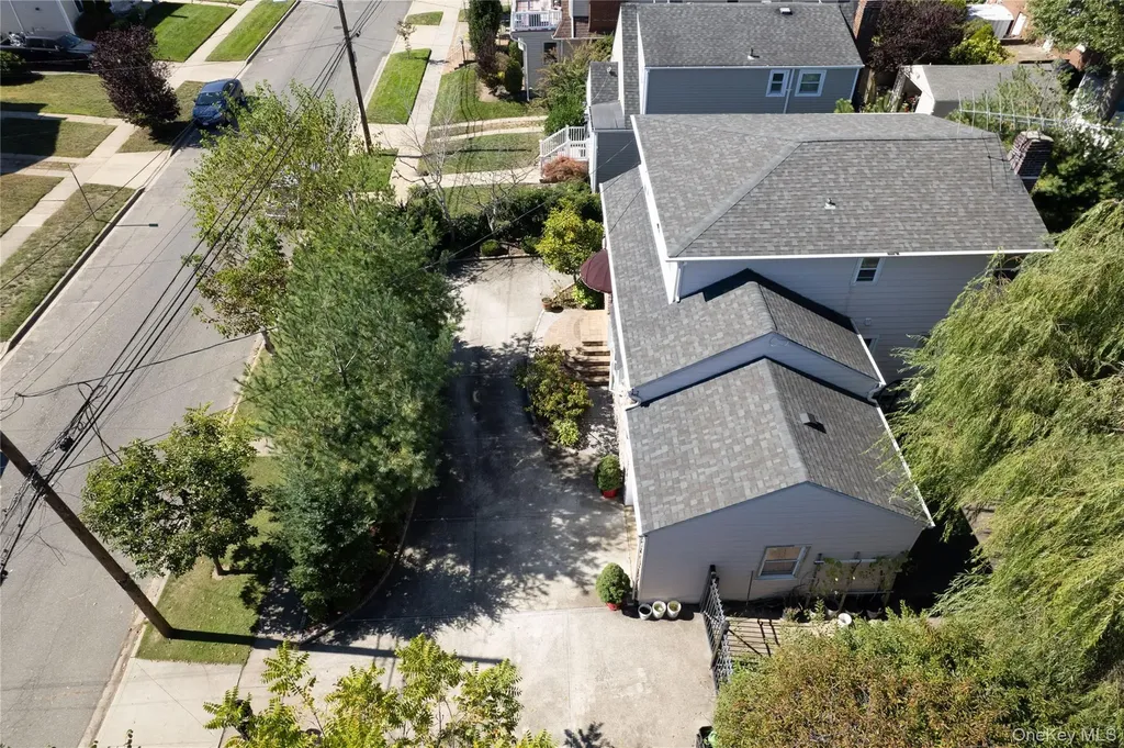 368 Merrifield Avenue Oceanside NY 11572