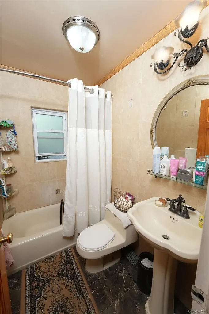 368 Merrifield Avenue Oceanside NY 11572