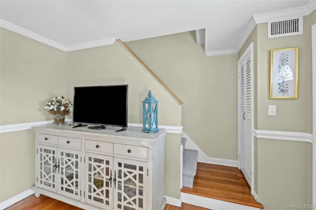 416 Argyle Road Mineola NY 11501
