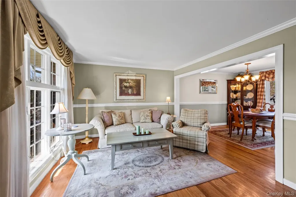416 Argyle Road Mineola NY 11501