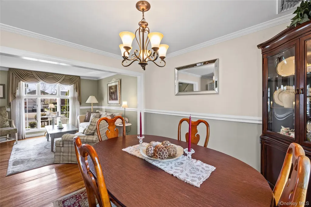 416 Argyle Road Mineola NY 11501
