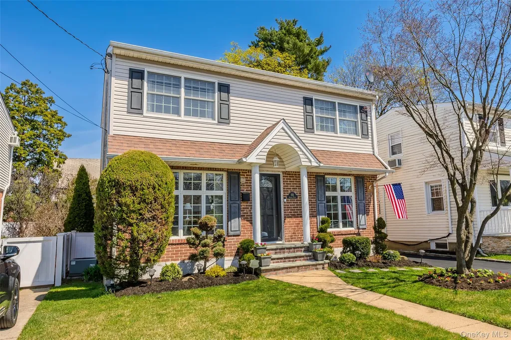 416 Argyle Road Mineola NY 11501