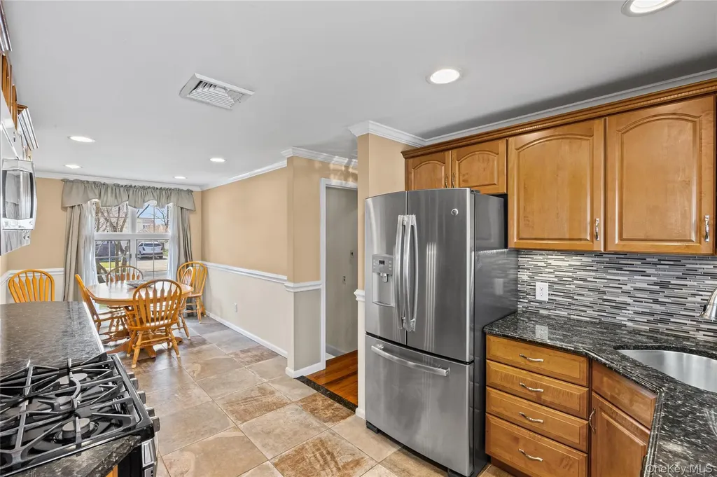 416 Argyle Road Mineola NY 11501
