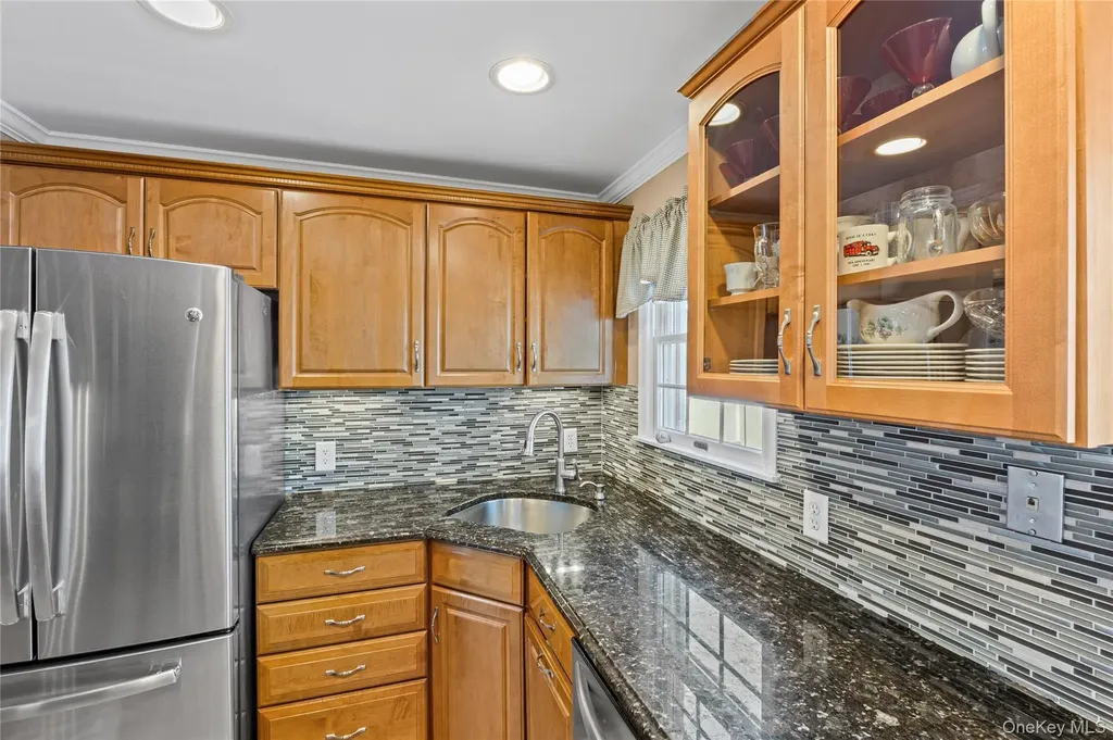 416 Argyle Road Mineola NY 11501