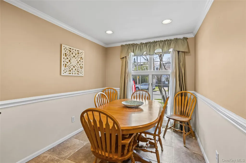 416 Argyle Road Mineola NY 11501