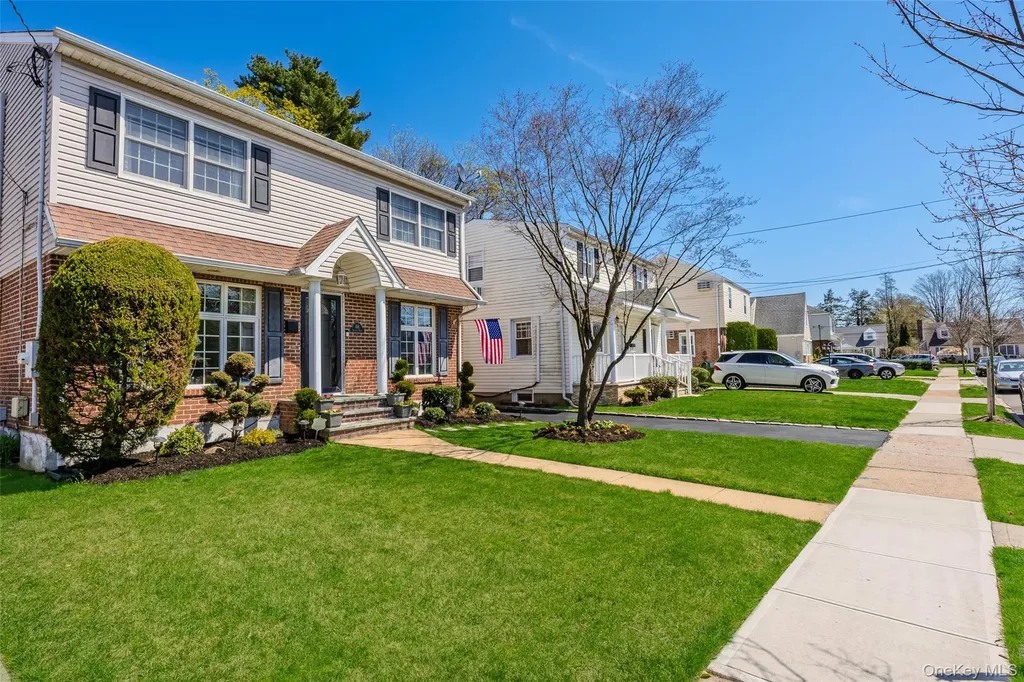 416 Argyle Road Mineola NY 11501