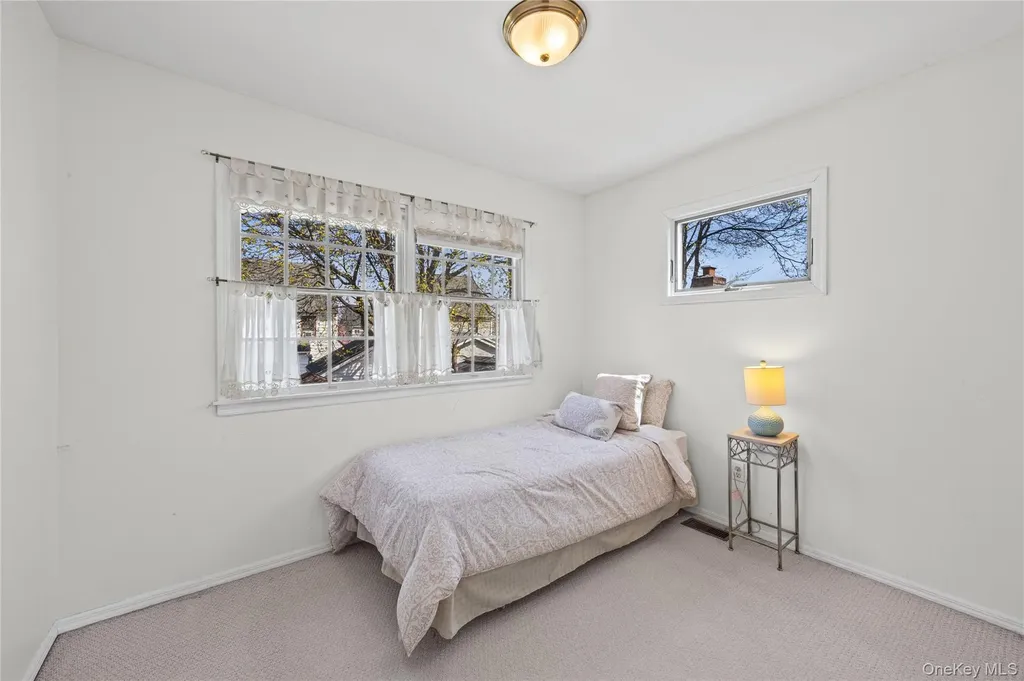 416 Argyle Road Mineola NY 11501