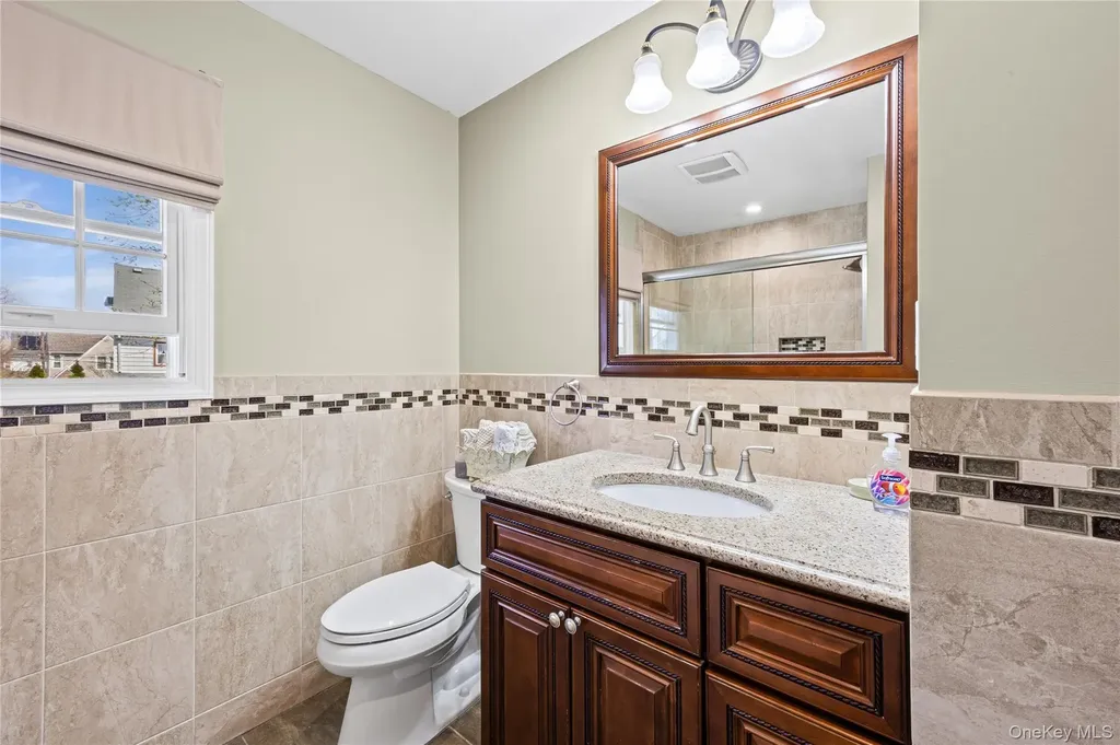 416 Argyle Road Mineola NY 11501